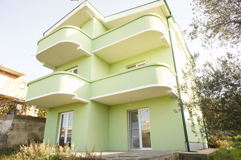6 bedroom house 220 m² Pecurice, Montenegro