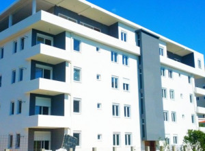 Квартира в новом доме на побережье Черногории, город Бар. Вид из окон на море