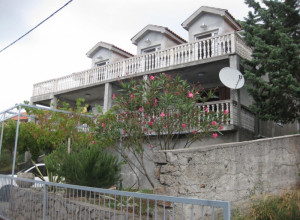 Дом в Кримовица, Черногория