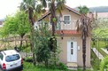 Продается дом с небольшим участком в тихом месте, недалеко от города Будва, в 4 км.
