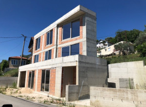 Дом в Тивате в стадии строительства - стоимость 290'000 евро