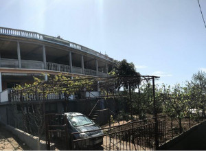 Недостроенный отель с видом на море в Утехе, Бар
