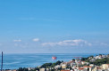 Предлагается к покупке новый дом в Баре с бассейном и прекрасным панорамным видом на море и город.