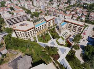 Квартира с двумя спальнями  в строящемся  комплексе Премиум класса отельного типа с бассейном  на крыше и СПА в Селяново, Тиват.