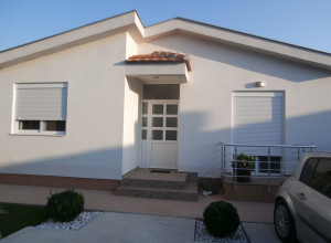 Предлагается к продаже новый дом в Баре - 150.000 евро.