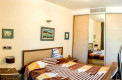 Продается однокомнатная квартира на первой линии моря в Будве.