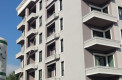 Квартира в новом доме в городе Бар, район Ильино, находится на высоком первом этаже многоквартирного дома.
