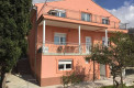 Дом с тремя просторными квартирами и большим участком в Сутоморе - 145.000 евро