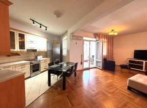 Просторная квартира 85 м&sup2; в центре города Бар с потрясающими видами на море и горы