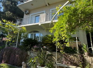 Бар, Шушань.Трёхэтажный дом с садом и видом на море — 365.000 €