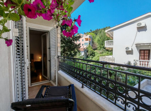 Петровац. Квартира с 2 спальнями рядом с морем — 260.000 €