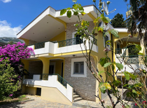 Продаётся двухэтажный уютный дом в Сутоморе