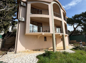 Вилла с панорамным видом на море в Баре