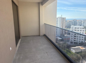 Просторная квартира  с 3 спальнями в центре Бара с видом на море