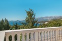 Эксклюзивная роскошная вилла в стиле итальянского палаццо  на скале с видом на море
