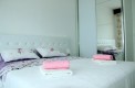 Апартамент в вишнево-цветочной гамме в жилом комплексе с бассейнами в Утехе