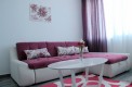 Апартамент в вишнево-цветочной гамме в жилом комплексе с бассейнами в Утехе