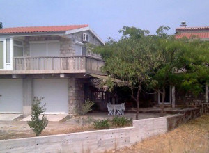 Дом в долине между Будвой и Тиватом - стоимость 110'000 евро