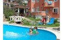 Продается отель с бассейном в Петроваце в 300 м от моря.