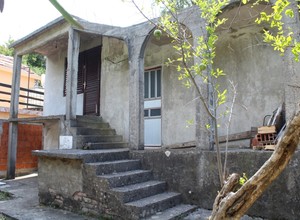 Недорогой дом под реконструкцию в Чани.
