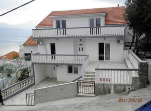 Дом в Крашичи, на побережье Черногории