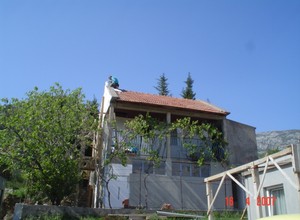 Продается недорогой дом под реконструкцию в Сутоморе.