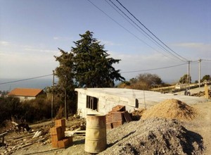 Строящийся дом с видом на море в поселке Добра Вода