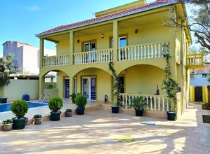 Продается новый дом с бассейном в г. Баре, район Белиши - 235.000 евро.