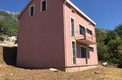 Предлагается к продаже дом в Сутоморе, район Хай-Нехай - 45.000 евро.