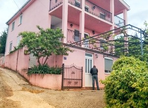 Срочная продажа дома с 5 спальнями в Баре.