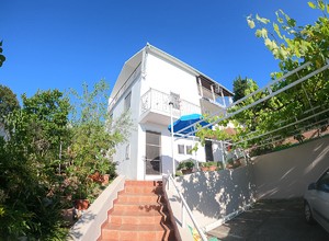 Двухэтажный дом с видом на море в Утехе, Бар