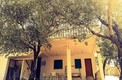 Двухэтажный дом в маслиновой роще в Сутоморе.