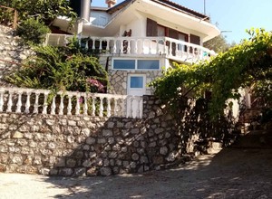 Двухэтажный дом с видом на море на Ратаце, Бар