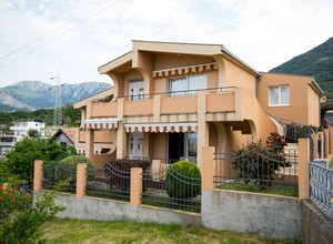 Дом для большой семьи в городе Бар, район Белиши.