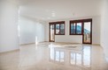 Продажа апартамента с двумя спальнями и видом на море в новом современном жилом комплексе в Бечичи.